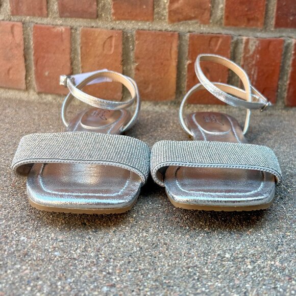 Jewel Badgley Mischka Shoes - Jewel Badgley Mischka Hadley Flat Sandals with Ankle Strap | Silver